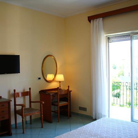 Hotel Terme Alexander Ischia Exterior foto