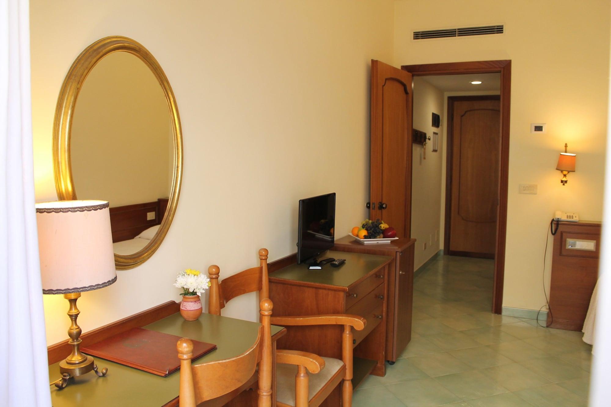 Hotel Terme Alexander Ischia Exterior foto