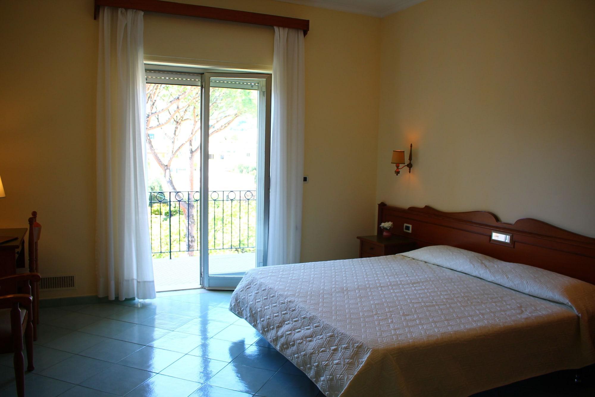 Hotel Terme Alexander Ischia Exterior foto