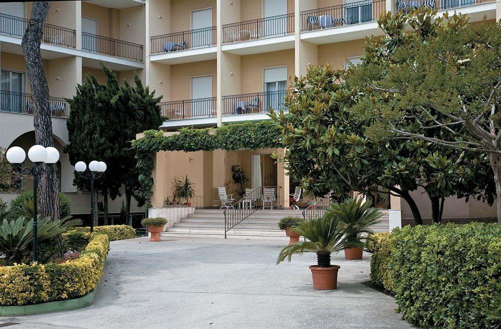 Hotel Terme Alexander Ischia Exterior foto